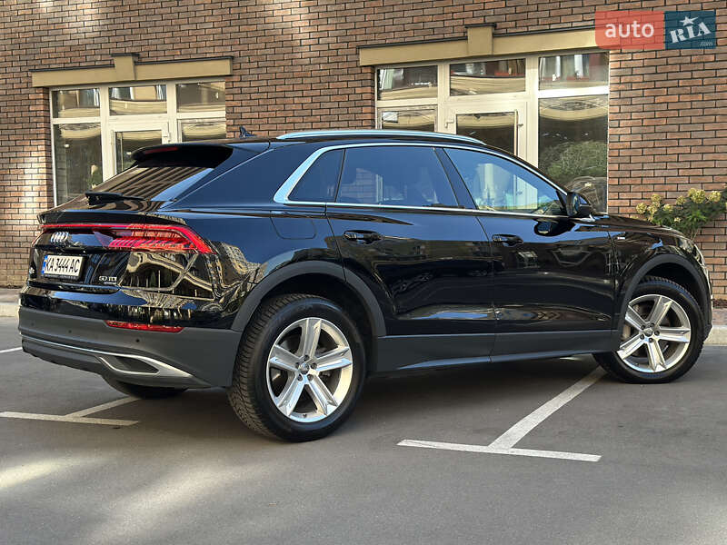 Внедорожник / Кроссовер Audi Q8 2019 в Киеве