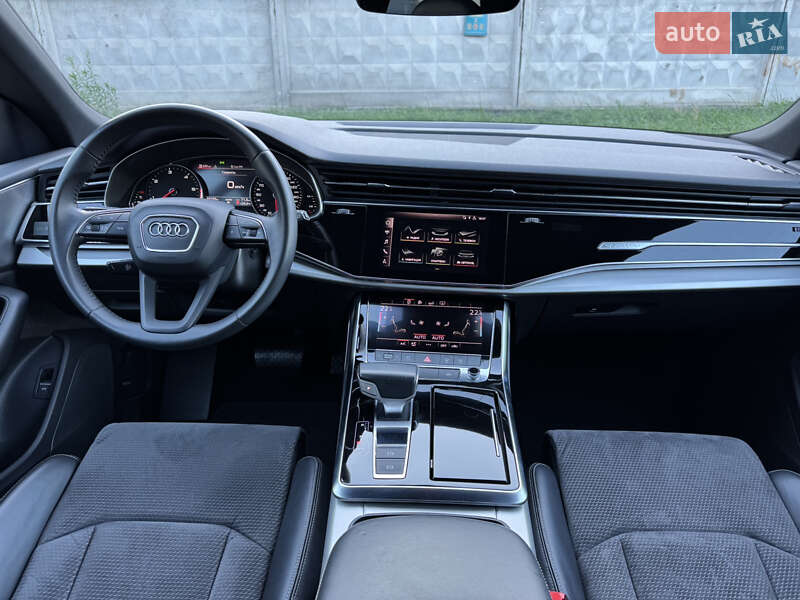 Внедорожник / Кроссовер Audi Q8 2019 в Киеве