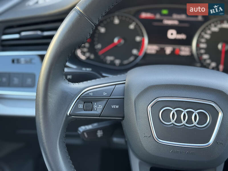Внедорожник / Кроссовер Audi Q8 2019 в Киеве