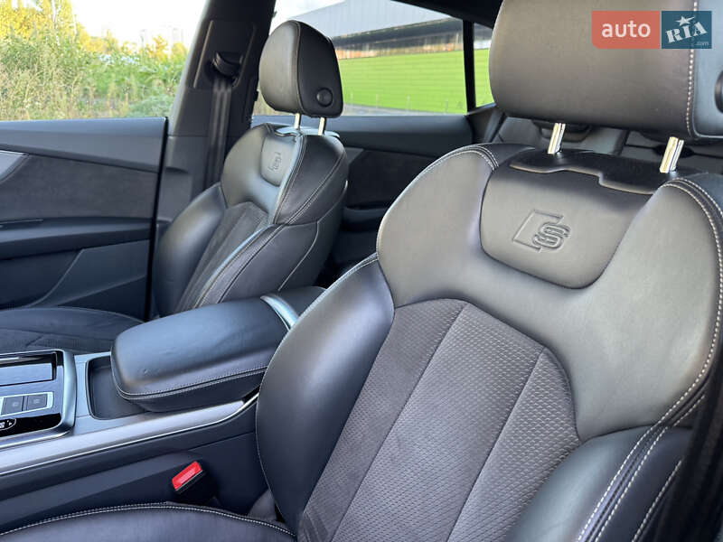 Внедорожник / Кроссовер Audi Q8 2019 в Киеве