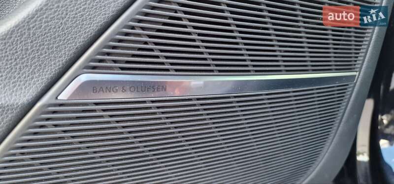 Внедорожник / Кроссовер Audi Q8 2019 в Киеве