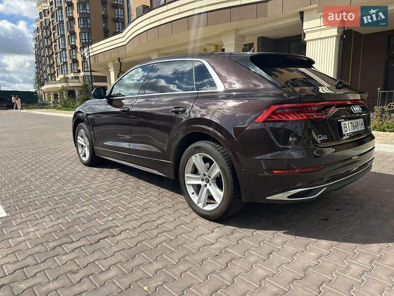Внедорожник / Кроссовер Audi Q8 2021 в Киеве