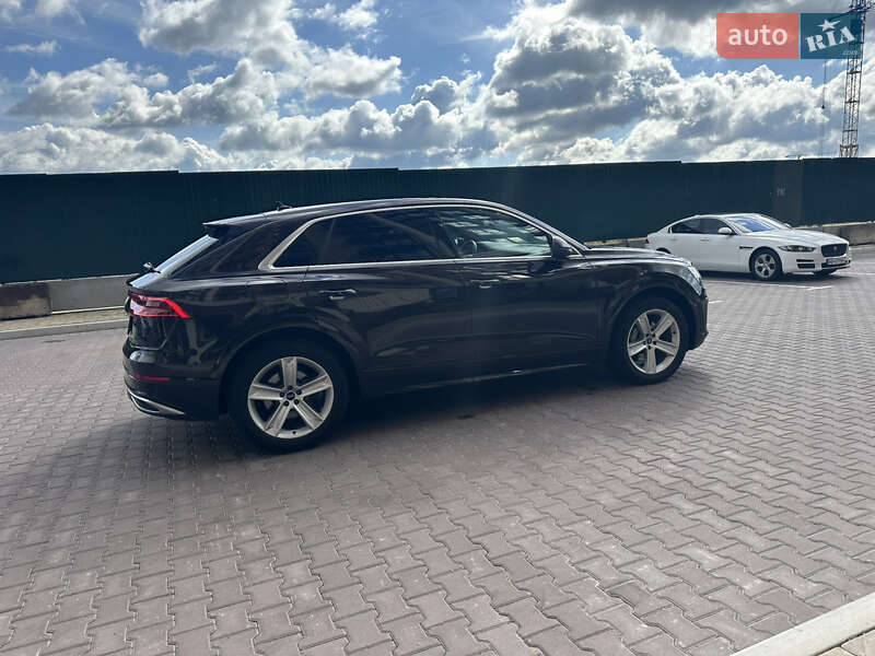 Внедорожник / Кроссовер Audi Q8 2021 в Киеве