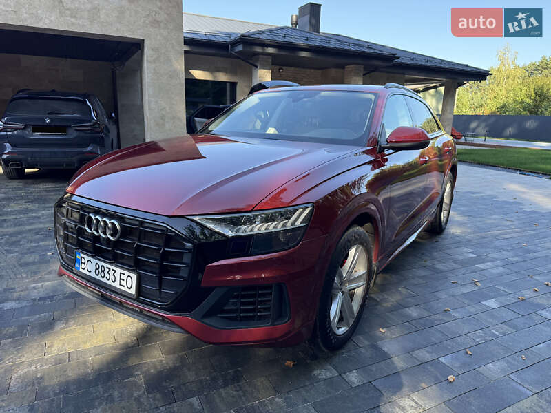 Внедорожник / Кроссовер Audi Q8 2019 в 