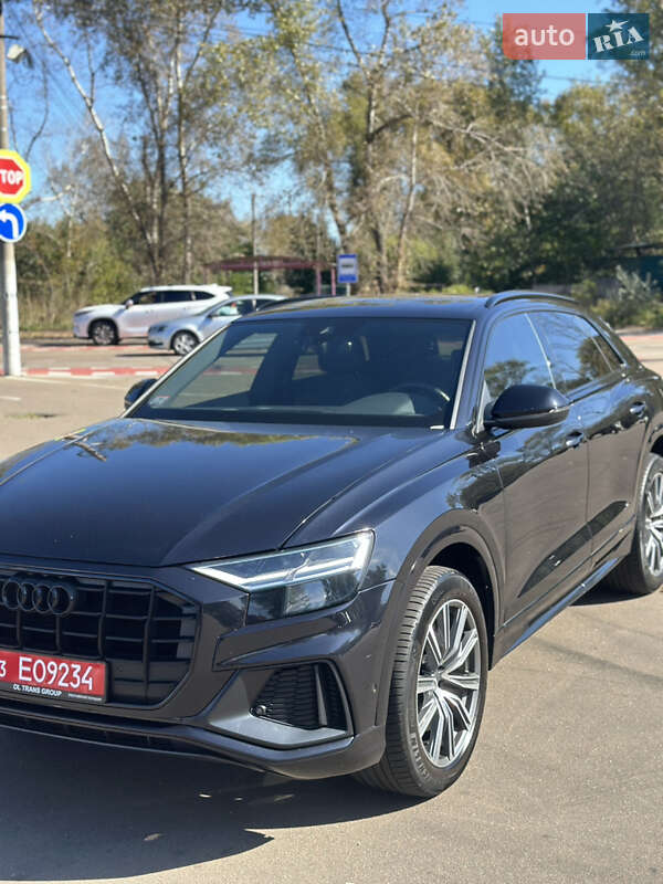 Внедорожник / Кроссовер Audi Q8 2018 в Киеве