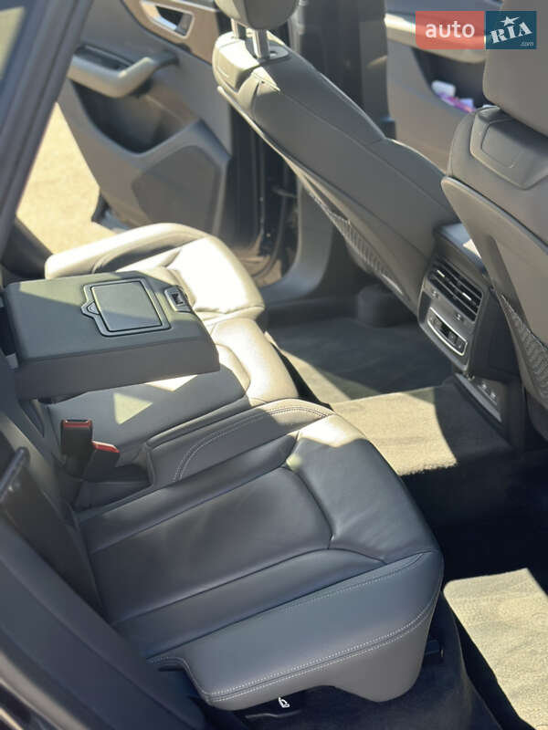 Внедорожник / Кроссовер Audi Q8 2018 в Киеве