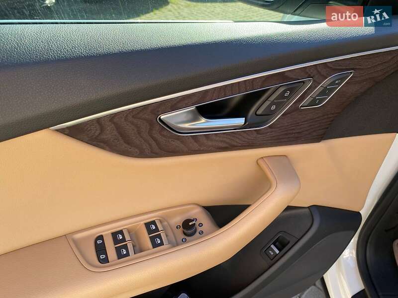Внедорожник / Кроссовер Audi Q8 2018 в Львове