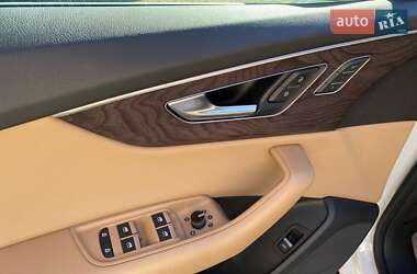 Внедорожник / Кроссовер Audi Q8 2018 в 