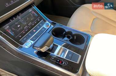 Внедорожник / Кроссовер Audi Q8 2018 в 
