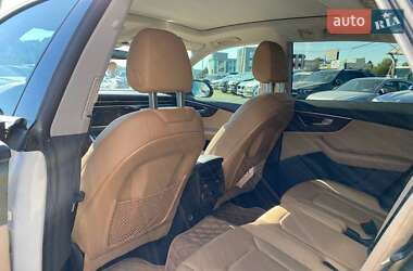 Внедорожник / Кроссовер Audi Q8 2018 в 