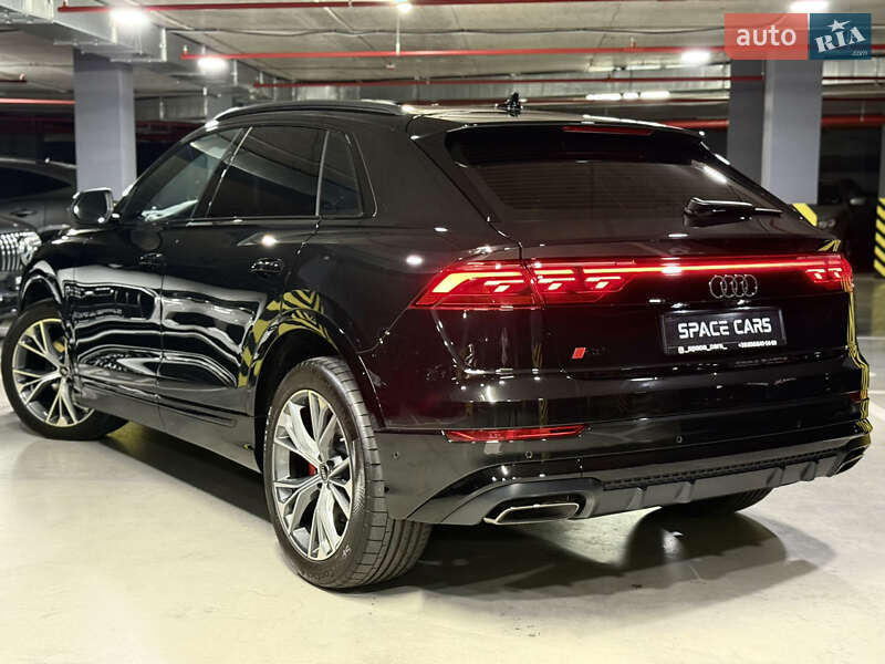 Внедорожник / Кроссовер Audi Q8 2024 в Киеве