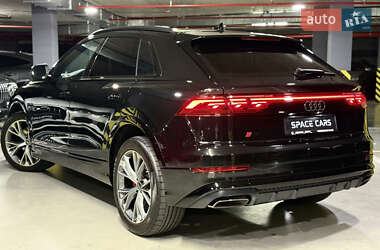 Внедорожник / Кроссовер Audi Q8 2024 в 