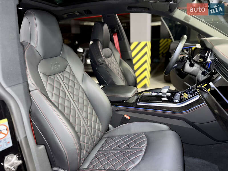 Внедорожник / Кроссовер Audi Q8 2024 в Киеве