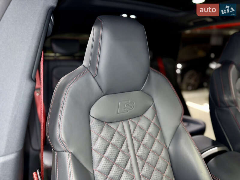Внедорожник / Кроссовер Audi Q8 2024 в Киеве