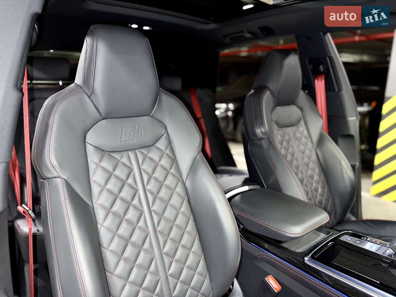 Внедорожник / Кроссовер Audi Q8 2024 в Киеве