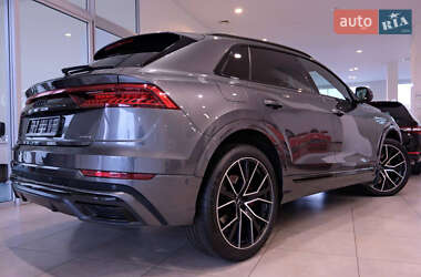 Внедорожник / Кроссовер Audi Q8 2020 в 