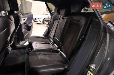 Внедорожник / Кроссовер Audi Q8 2020 в 