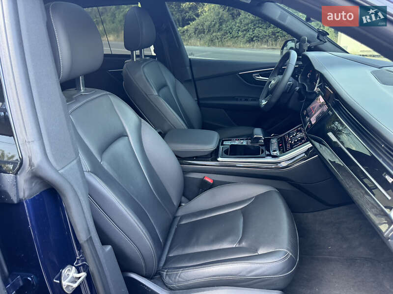 Внедорожник / Кроссовер Audi Q8 2019 в Киеве