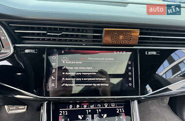 Внедорожник / Кроссовер Audi Q8 2019 в 