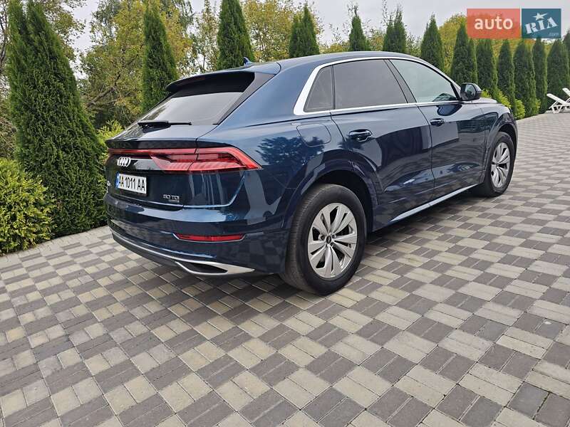 Внедорожник / Кроссовер Audi Q8 2021 в Киеве
