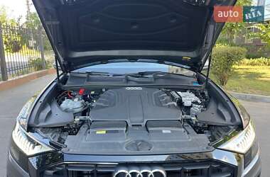 Внедорожник / Кроссовер Audi Q8 2023 в 