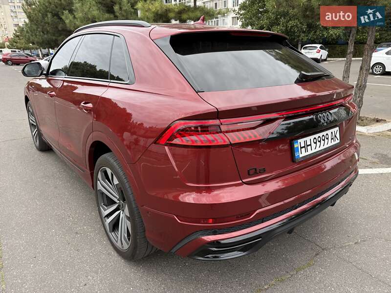 Внедорожник / Кроссовер Audi Q8 2021 в Одессе