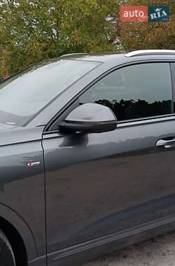 Внедорожник / Кроссовер Audi Q8 2018 в 