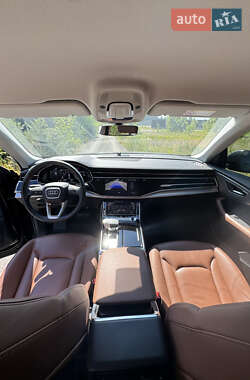 Внедорожник / Кроссовер Audi Q8 2022 в 