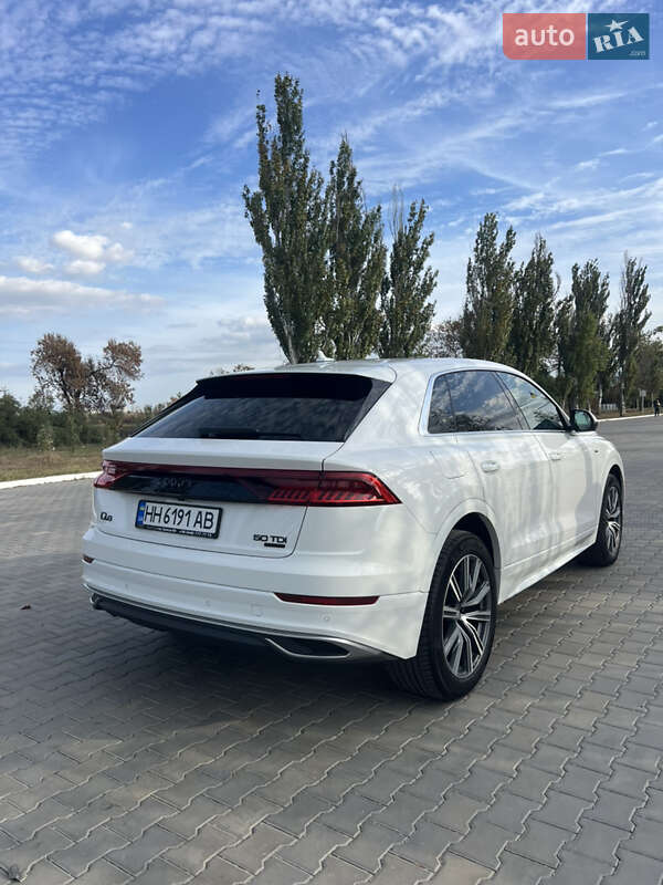 Внедорожник / Кроссовер Audi Q8 2021 в Измаиле