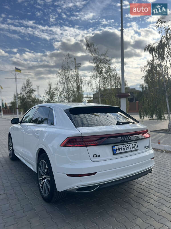 Внедорожник / Кроссовер Audi Q8 2021 в Измаиле