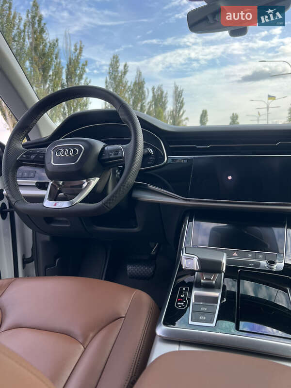 Внедорожник / Кроссовер Audi Q8 2021 в Измаиле