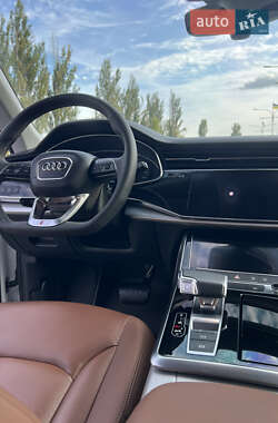 Внедорожник / Кроссовер Audi Q8 2021 в 