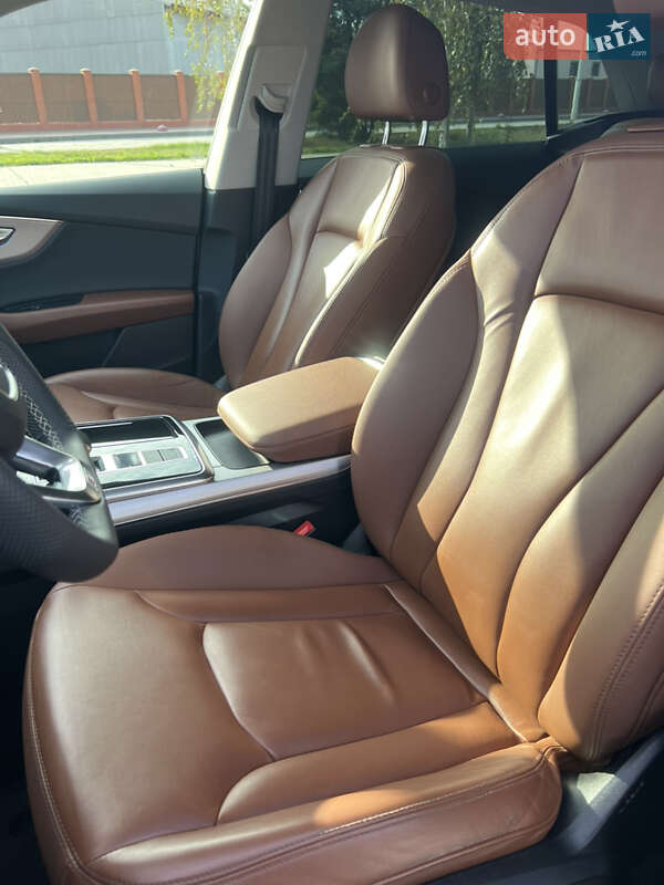 Внедорожник / Кроссовер Audi Q8 2021 в Измаиле
