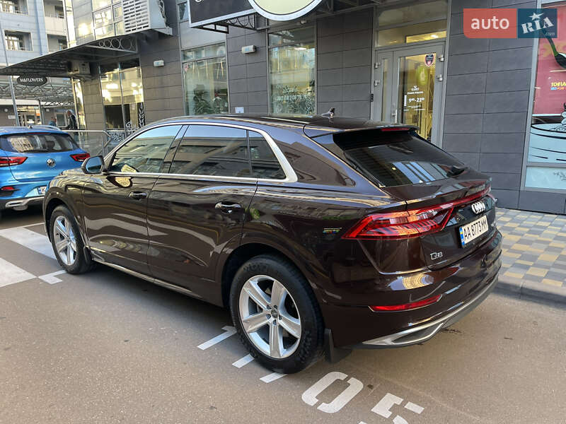 Внедорожник / Кроссовер Audi Q8 2019 в Киеве