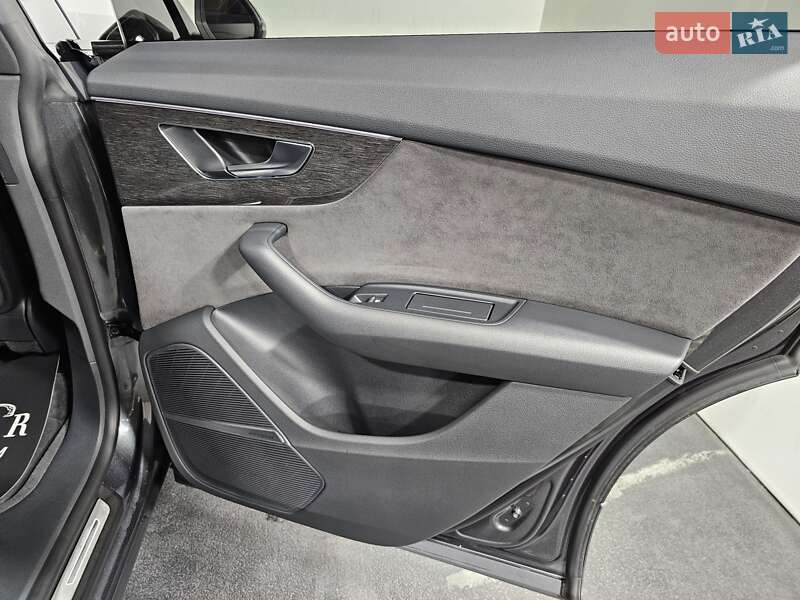 Внедорожник / Кроссовер Audi Q8 2018 в Киеве