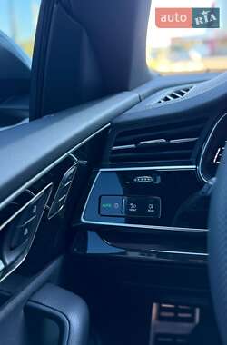 Внедорожник / Кроссовер Audi Q8 2024 в 