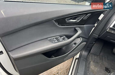 Внедорожник / Кроссовер Audi Q8 2019 в 