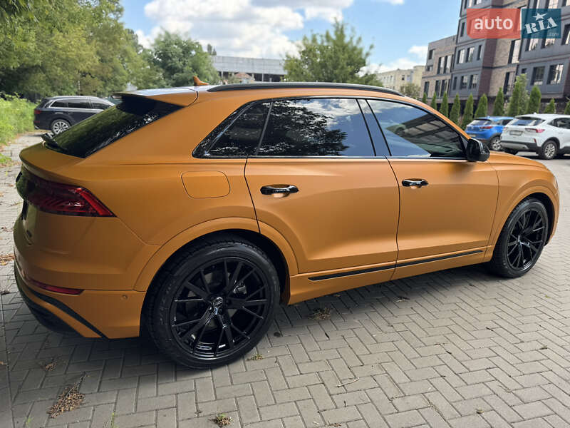 Внедорожник / Кроссовер Audi Q8 2018 в Киеве