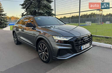Позашляховик / Кросовер Audi Q8 2021 в 