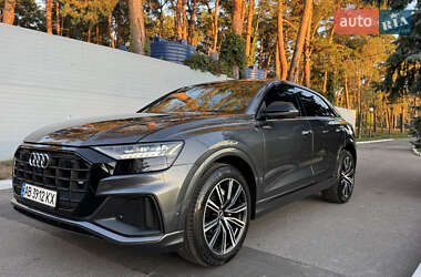 Позашляховик / Кросовер Audi Q8 2021 в 