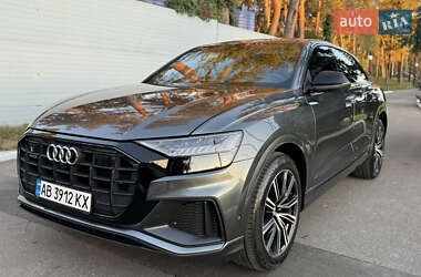 Позашляховик / Кросовер Audi Q8 2021 в 