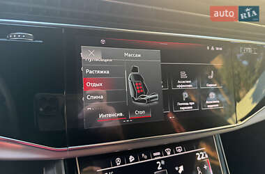 Позашляховик / Кросовер Audi Q8 2021 в 