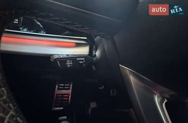 Позашляховик / Кросовер Audi Q8 2021 в 