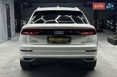 Внедорожник / Кроссовер Audi Q8 2018 в 