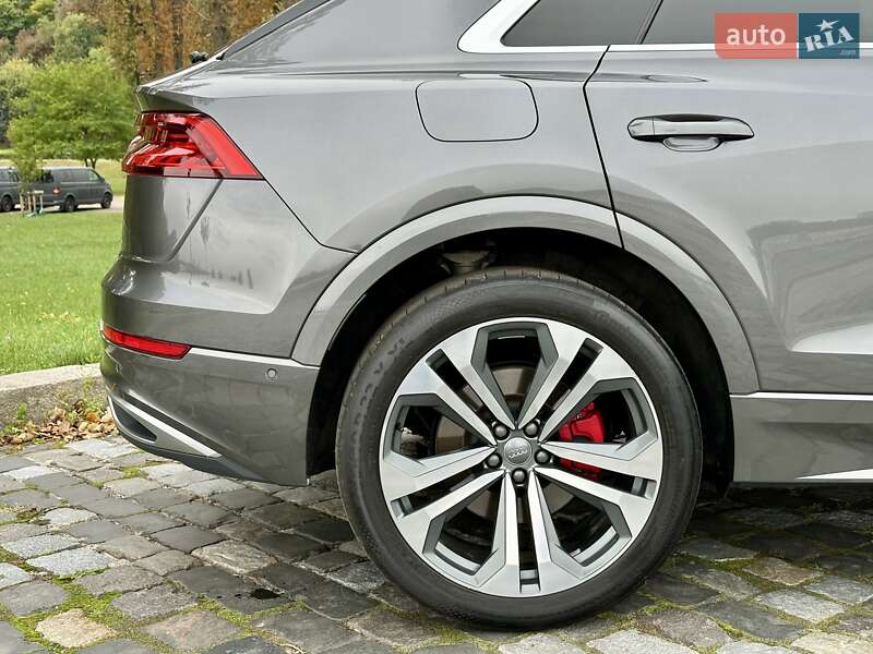 Внедорожник / Кроссовер Audi Q8 2019 в Киеве