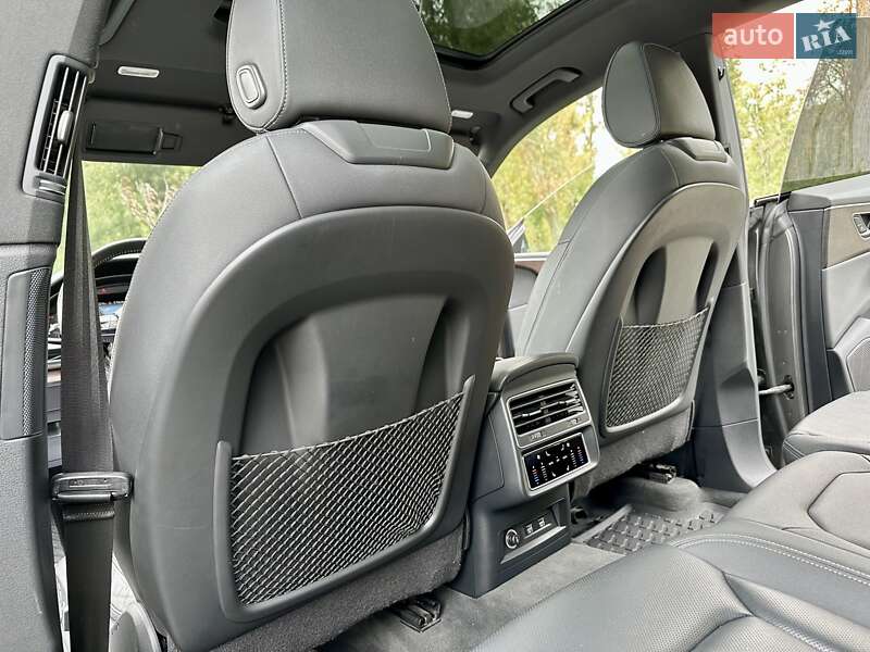 Внедорожник / Кроссовер Audi Q8 2019 в Киеве