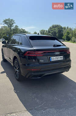Позашляховик / Кросовер Audi Q8 2018 в 