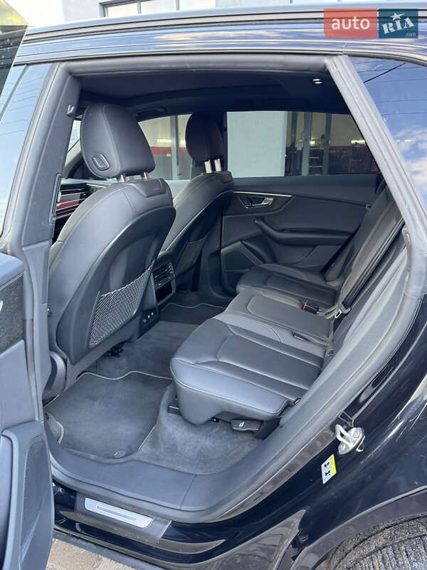 Внедорожник / Кроссовер Audi Q8 2018 в Киеве