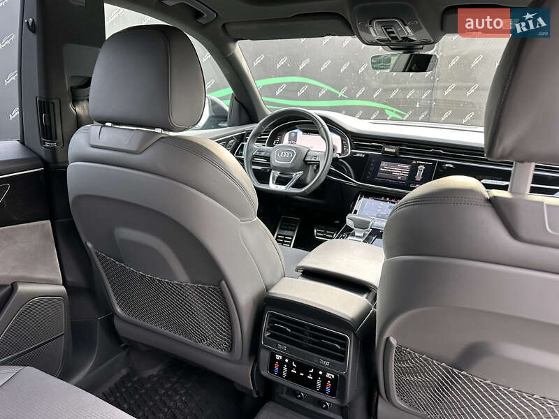 Внедорожник / Кроссовер Audi Q8 2018 в Киеве