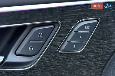 Позашляховик / Кросовер Audi Q8 2019 в 